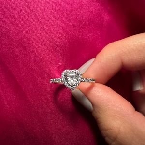 Pandora silver elevated heart ring
